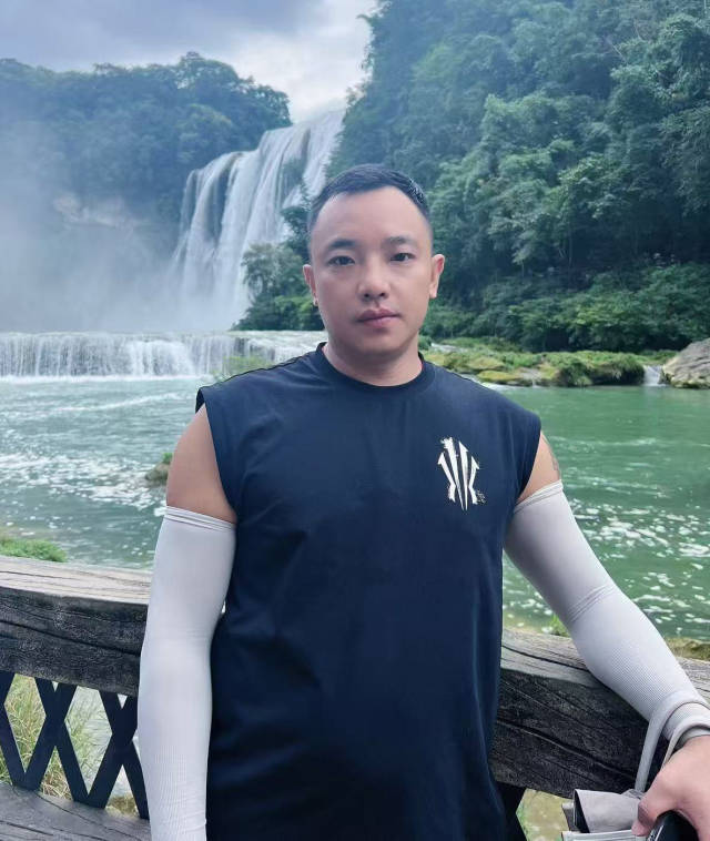 參與救人的云南游客羅銀。受訪者供圖