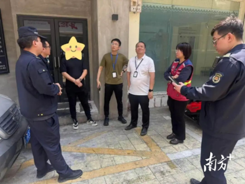白沙街道組織有關部門到現場處置油煙擾民問題。 受訪者 供圖 白沙街道組織有關部門到現場處置油煙擾民問題。 受訪者 供圖